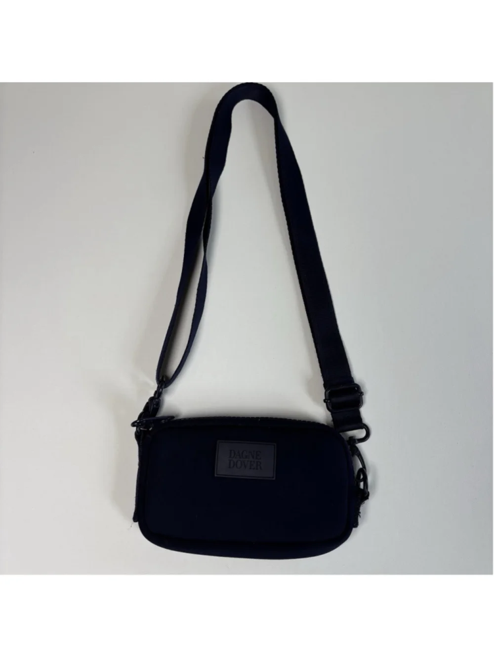Dagne Dover Mara Phone Sling N y Blue Neoprene Crossbody Bag Small Travel - Picture 3 of 8